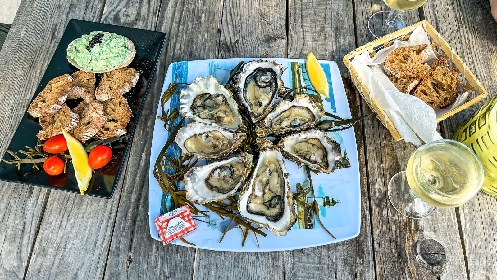 amazing fresh oysters of Saint-Armel