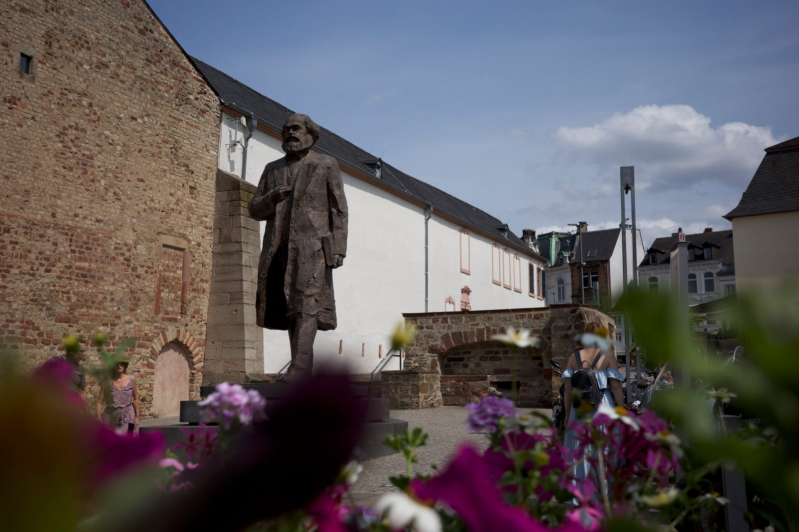 Karl Marx statue